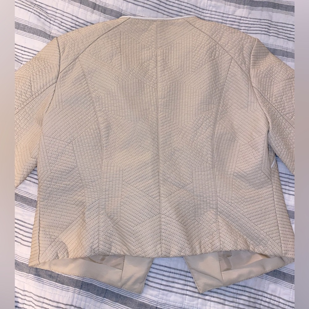 NWOT MARC NEW YORK Women’s Cream Faux Leather Textured Moto Jacket - Picture 8 of 9